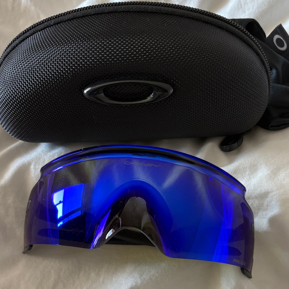 Oakley Kato  Vibrant Blue/purplish Goggles with Black Case